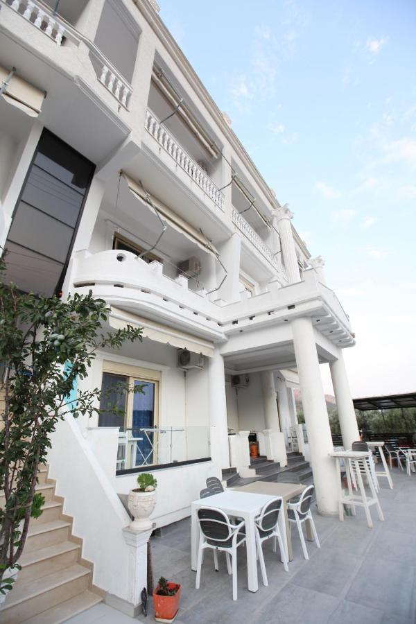 Hotel Kristal Borsh Buitenkant foto