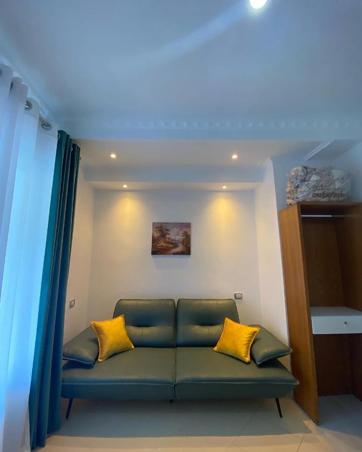 Hotel Kristal Borsh Buitenkant foto