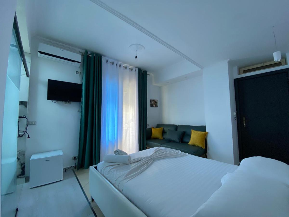 Hotel Kristal Borsh Buitenkant foto
