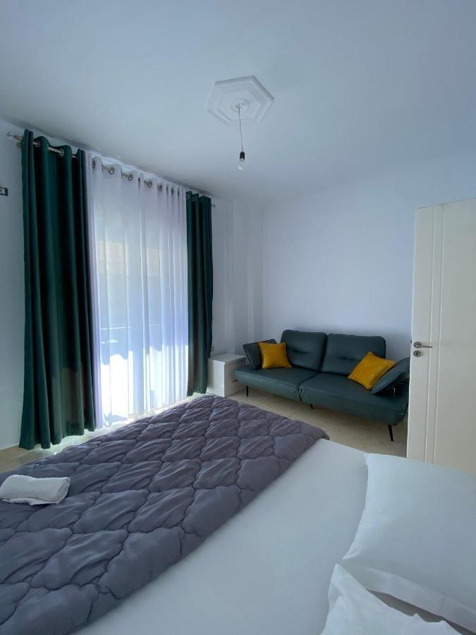Hotel Kristal Borsh Buitenkant foto