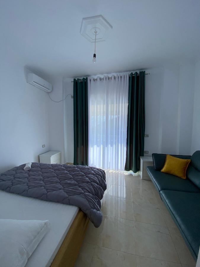 Hotel Kristal Borsh Buitenkant foto