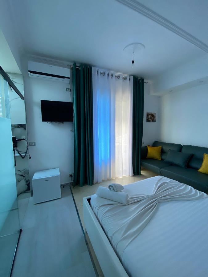 Hotel Kristal Borsh Buitenkant foto