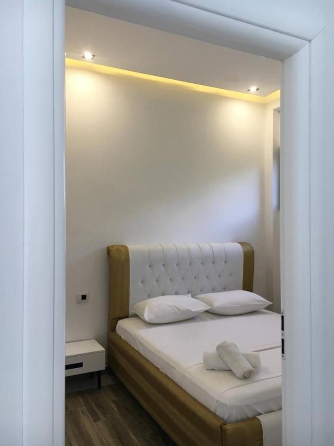 Hotel Kristal Borsh Buitenkant foto