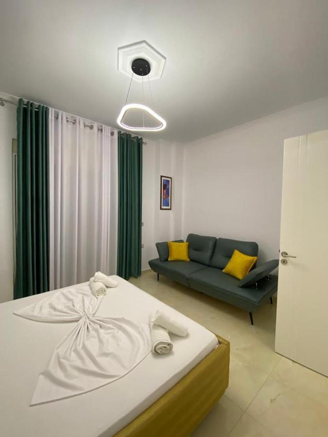 Hotel Kristal Borsh Buitenkant foto