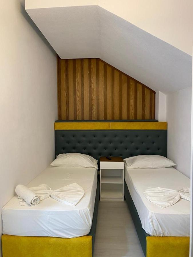 Hotel Kristal Borsh Buitenkant foto