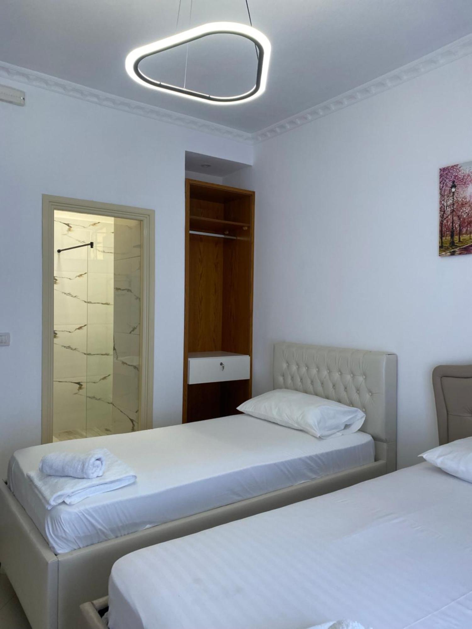 Hotel Kristal Borsh Buitenkant foto