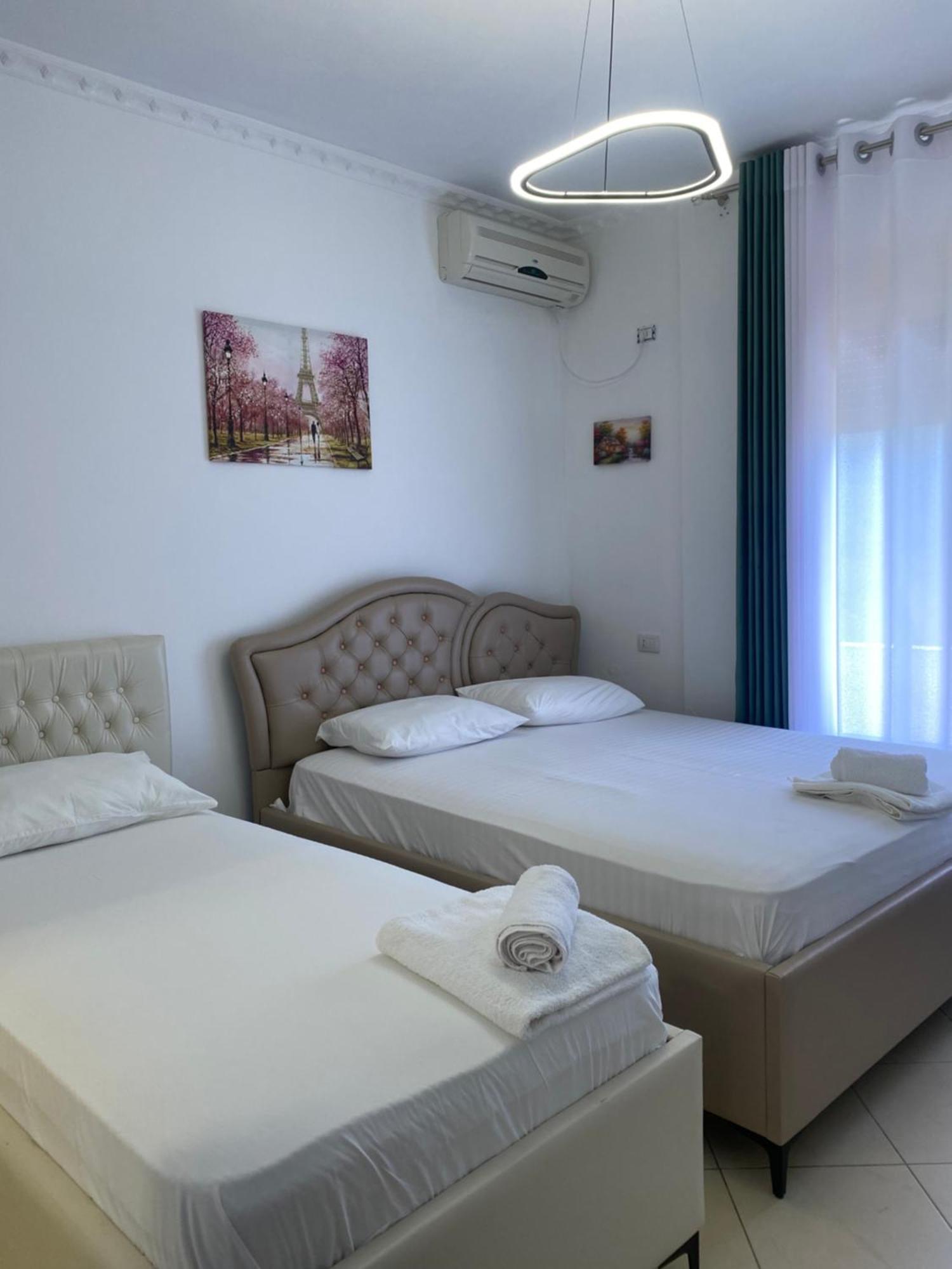Hotel Kristal Borsh Buitenkant foto